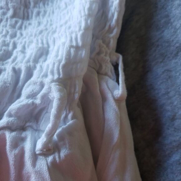 Pleated tube top ruffled hem romper - Picture 6 of 7